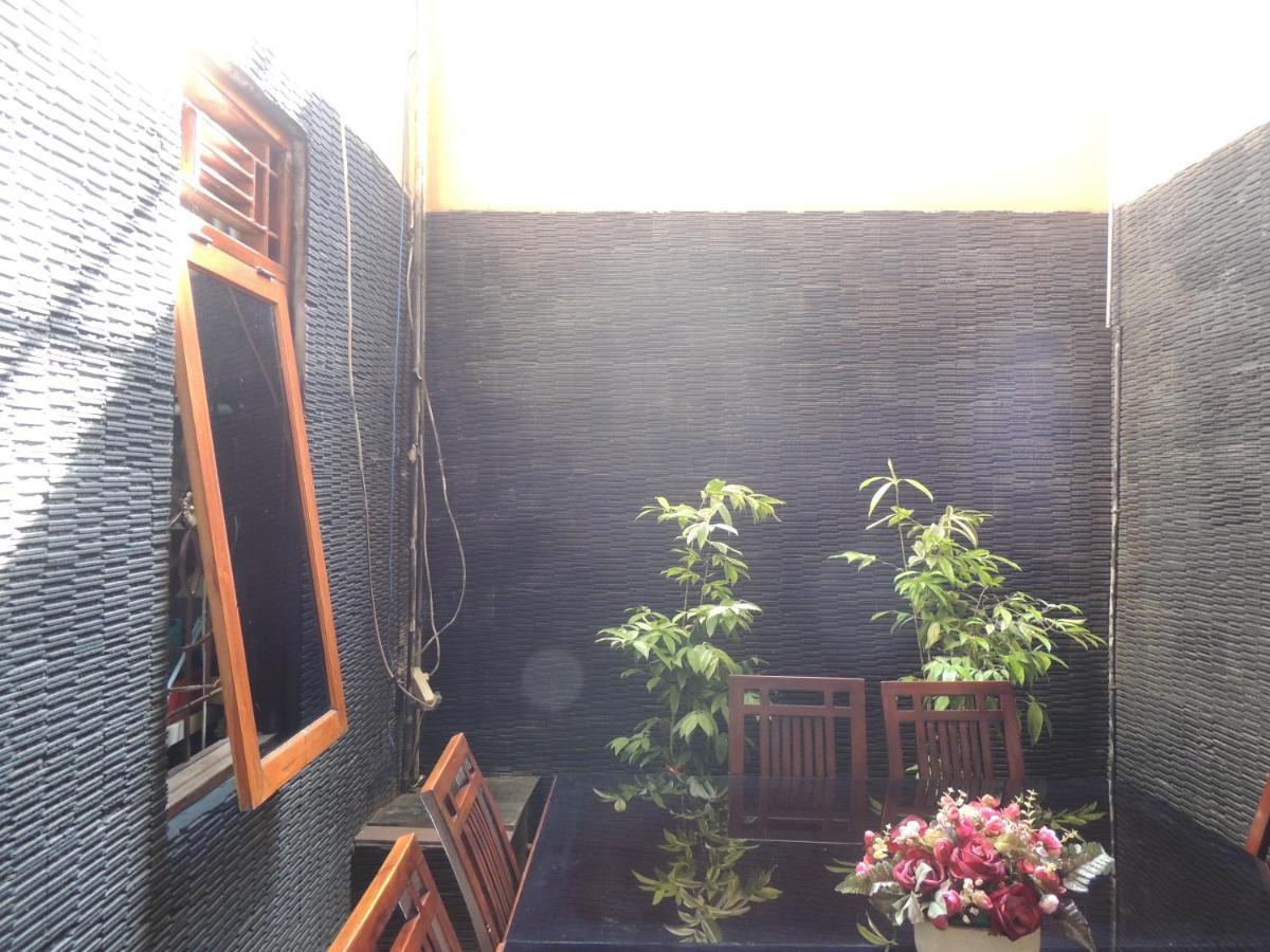 Shabrina Homestay Syariah Kalasan Exterior photo