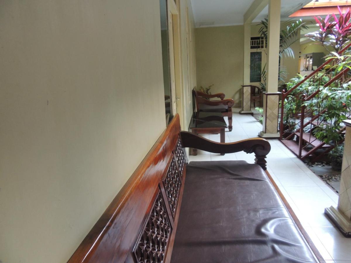 Shabrina Homestay Syariah Kalasan Exterior photo